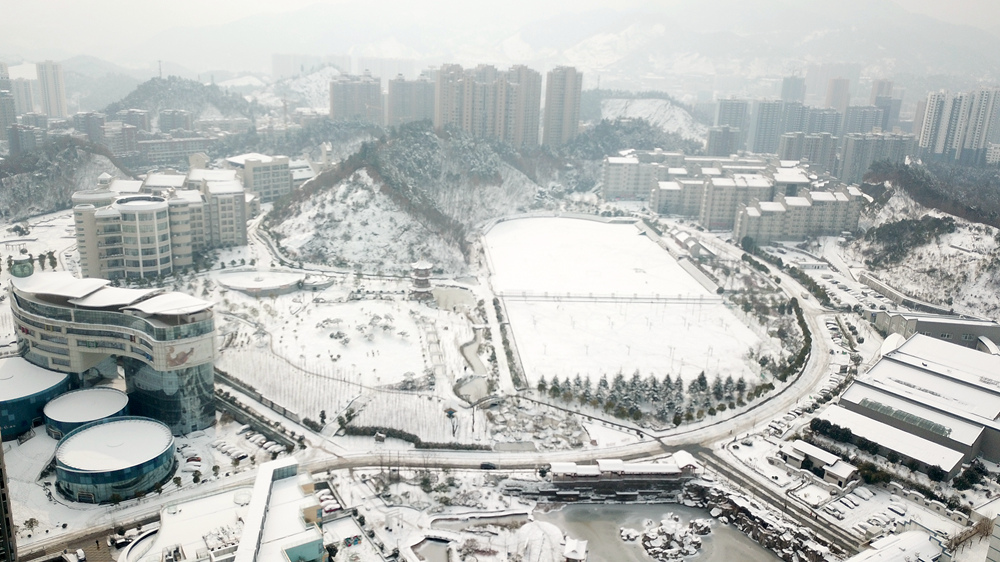 航拍雪后的汉师