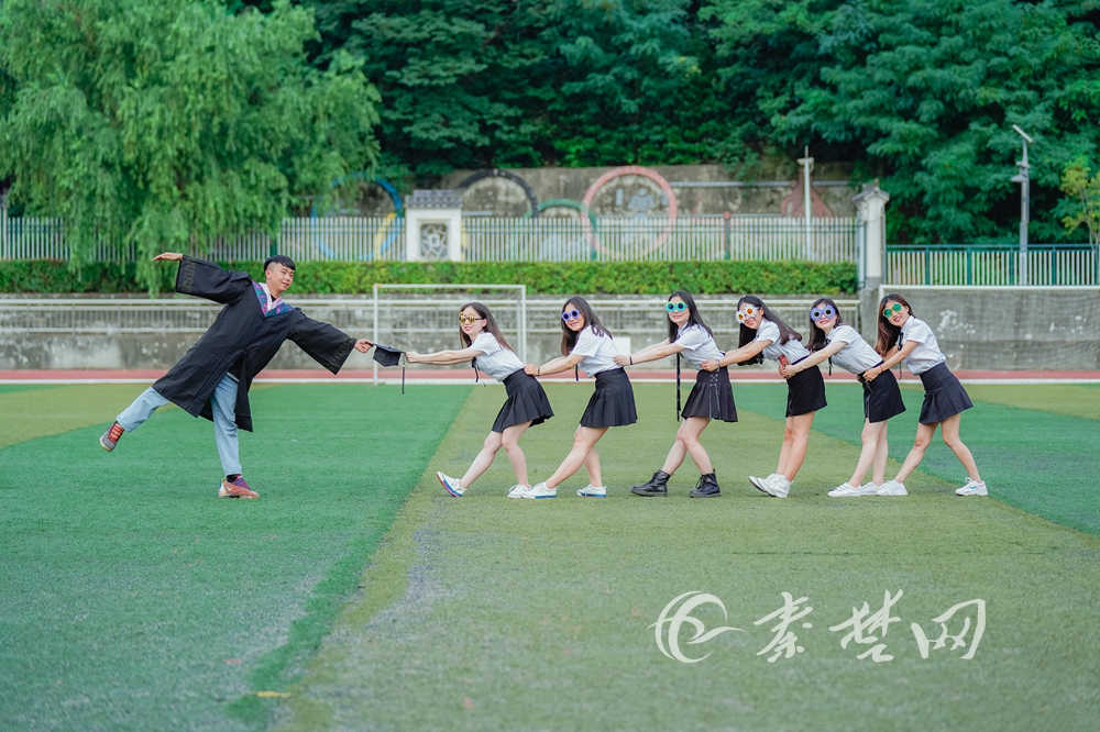 蓝色大门
