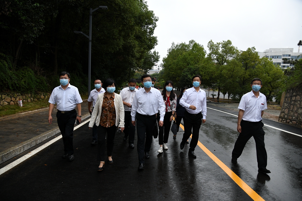 丹江口市市委书记赵洪福调研丹江口校区