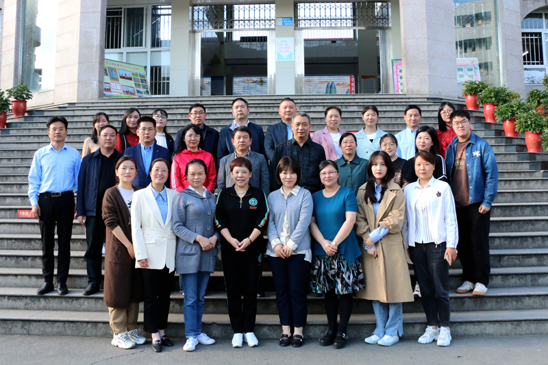 我校教师深入竹山县中学课堂开展教学指导工作